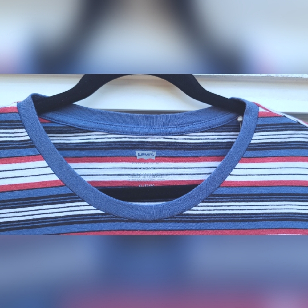 Men’s Levi’s Classic Pocket Striped Blue Red T-shirt - Size XL - Picture 9 of 17